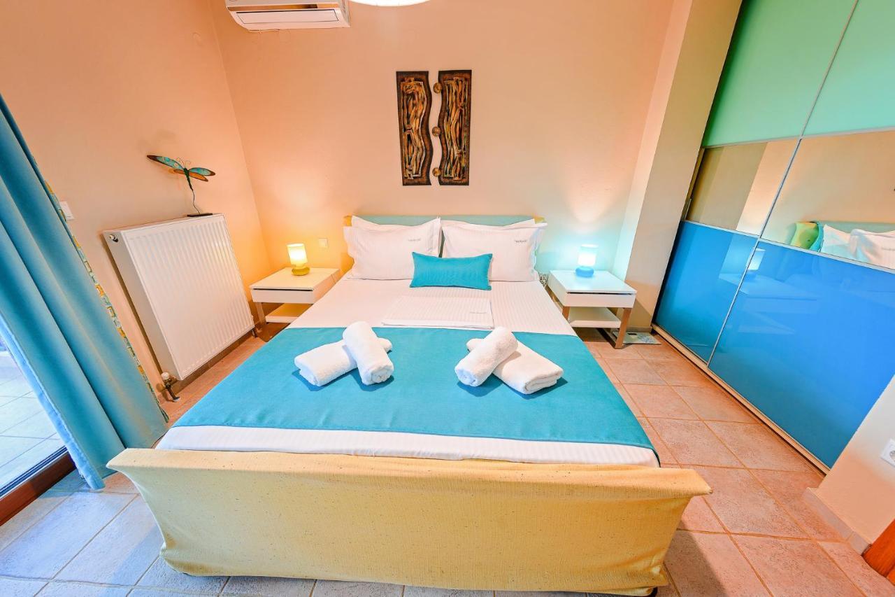 Villa Mariellie Néa Péramos Esterno foto