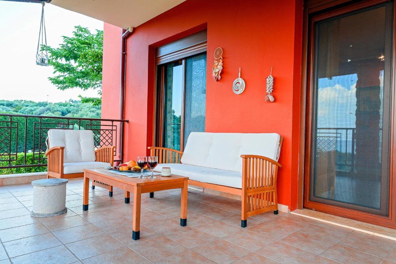 Villa Mariellie Néa Péramos Esterno foto