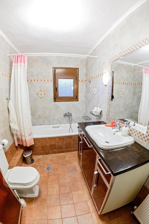 Villa Mariellie Néa Péramos Esterno foto