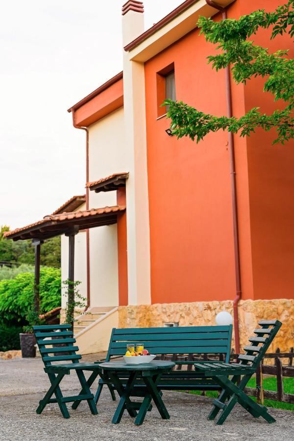 Villa Mariellie Néa Péramos Esterno foto