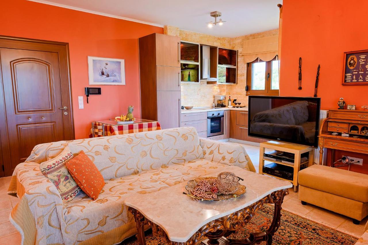 Villa Mariellie Néa Péramos Esterno foto