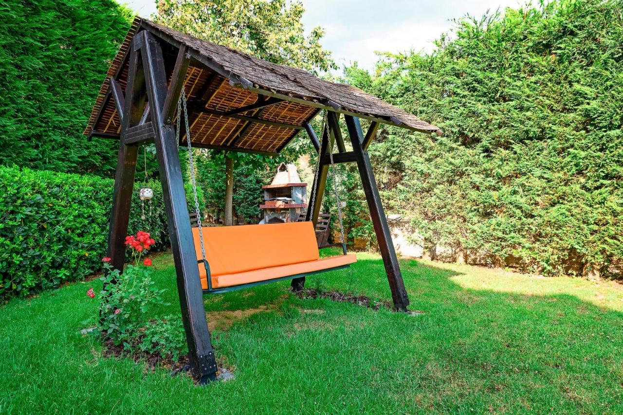 Villa Mariellie Néa Péramos Esterno foto