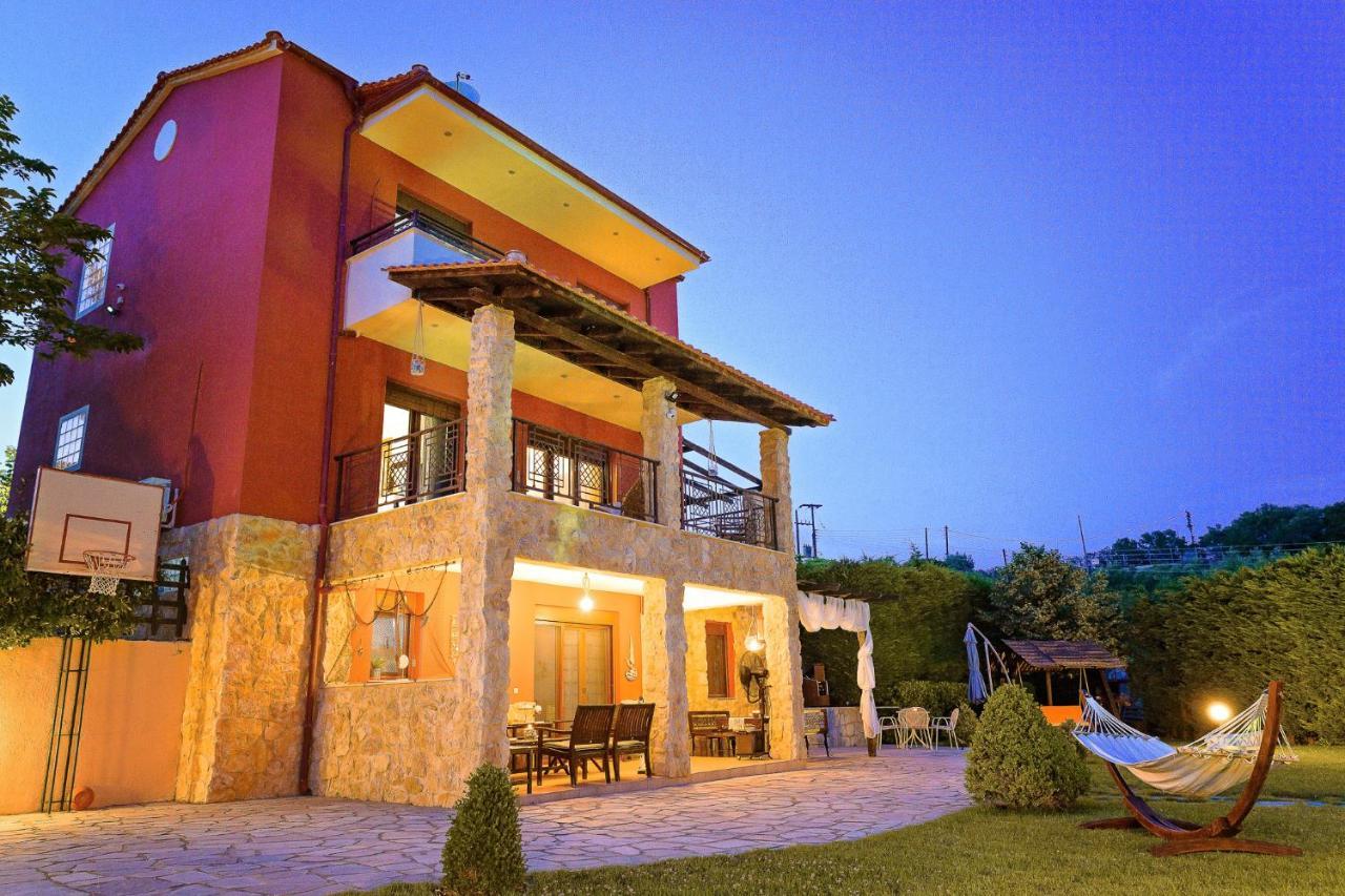 Villa Mariellie Néa Péramos Esterno foto