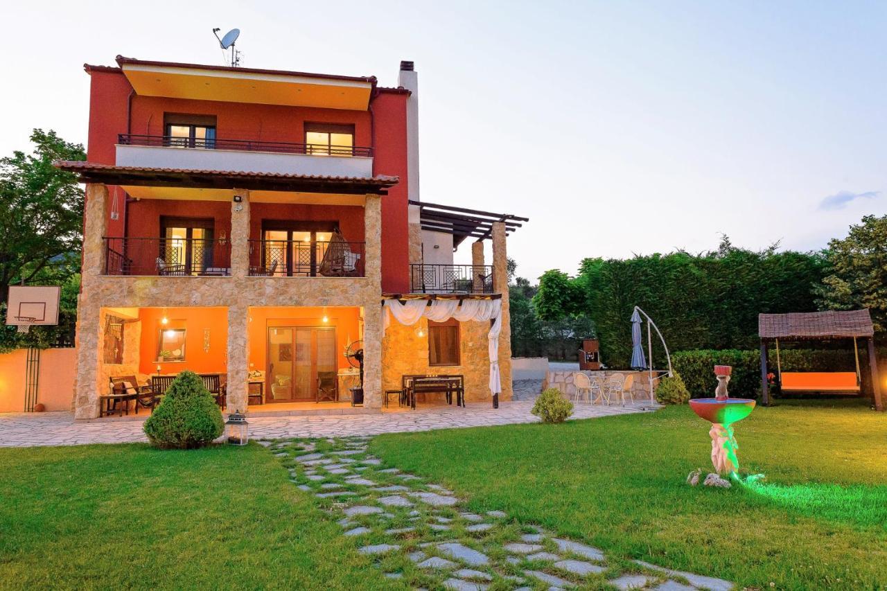 Villa Mariellie Néa Péramos Esterno foto