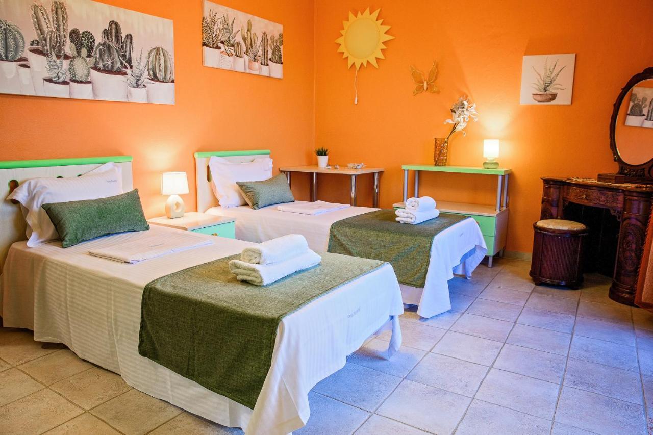 Villa Mariellie Néa Péramos Esterno foto