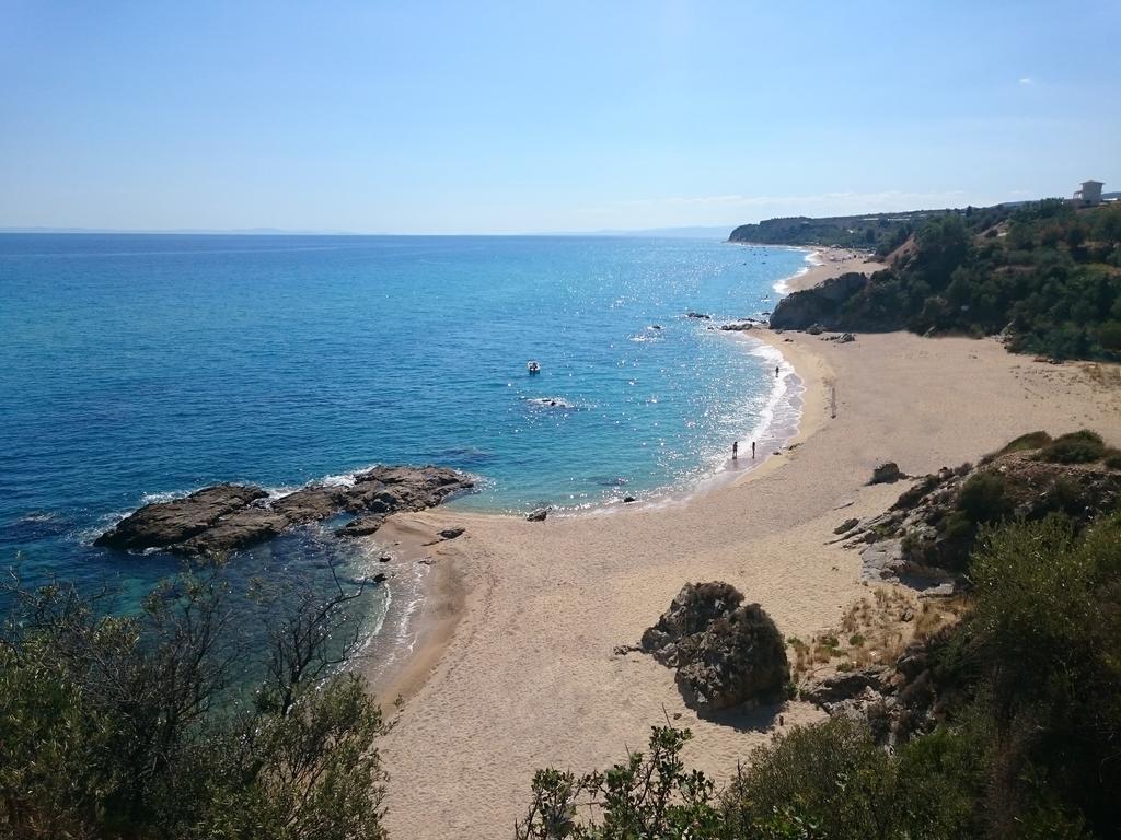Villa Mariellie Néa Péramos Esterno foto